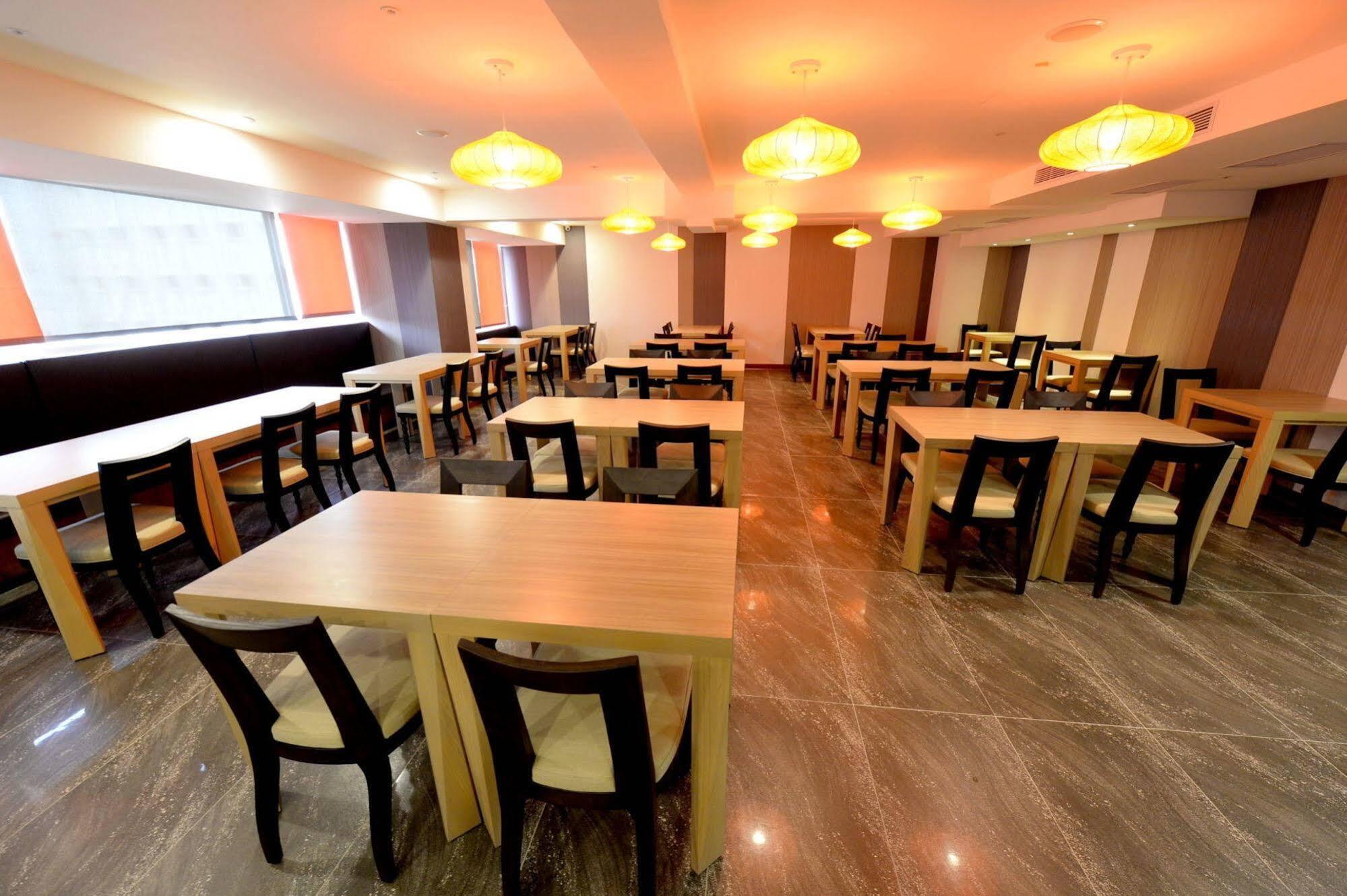 Bamboo Hotel Гаосюн Экстерьер фото