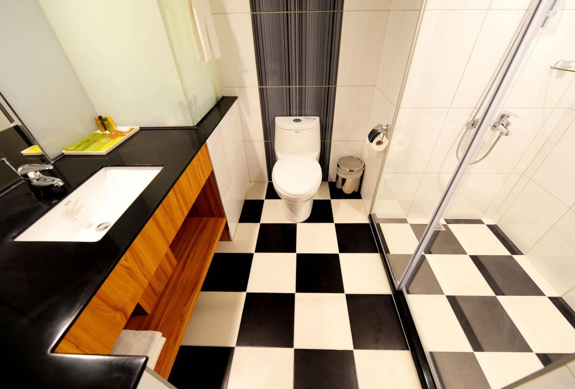 Bamboo Hotel Гаосюн Экстерьер фото